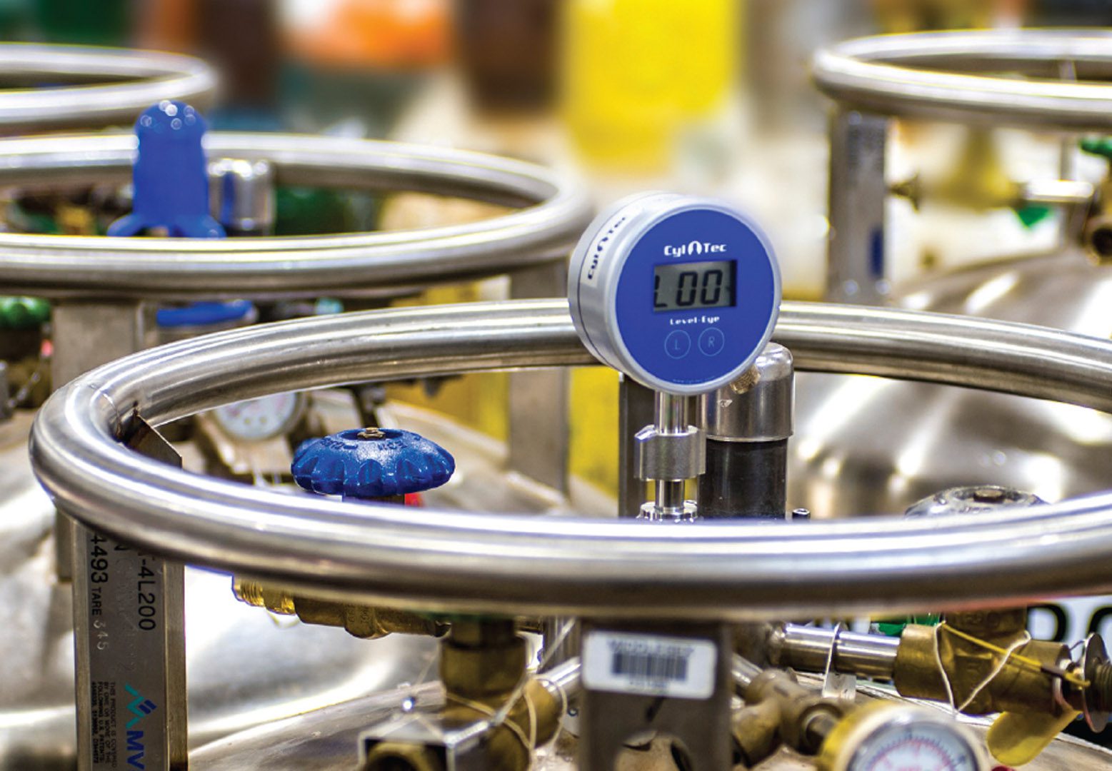 A photo of a pressure gauge on a tank