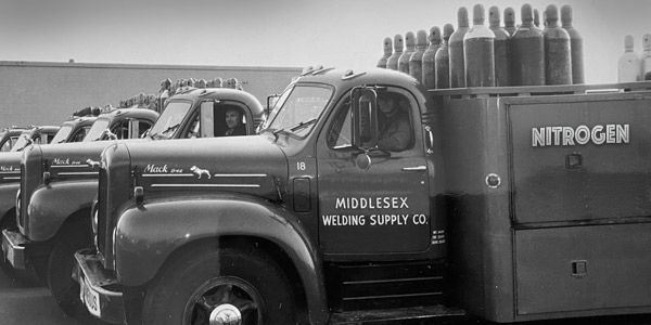 A photo of a Middlesex Gases truck in 1970